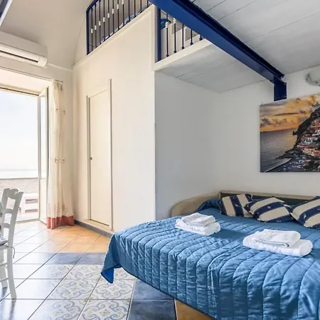 Captain Mike - De Vivo Realty Di Sorrento