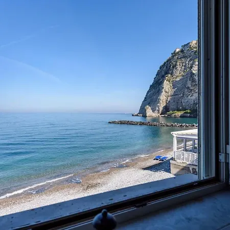 Captain Mike - De Vivo Realty Di Sorrento *