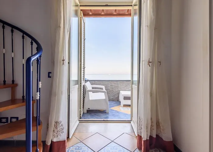 Captain Mike - De Vivo Realty Di Sorrento *