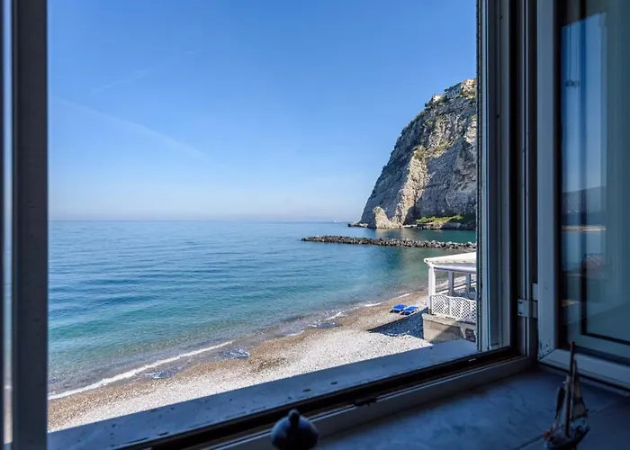 Captain Mike - De Vivo Realty Di Sorrento *