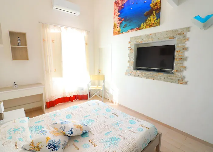 Captain Mike - De Vivo Realty Di Sorrento Мета