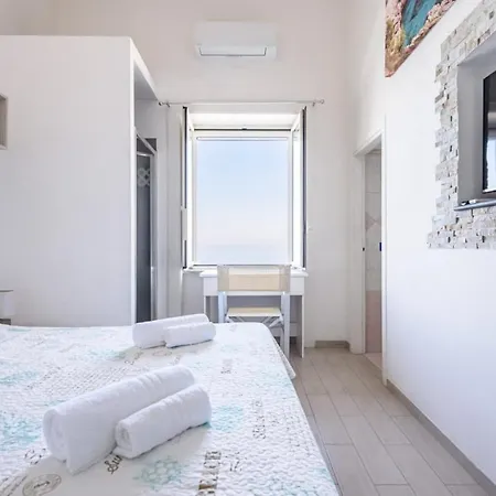 De Vivo Realty - Captain Mike דירה מטה