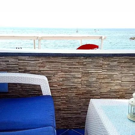Apartment De Vivo Realty - Captain Mike Meta