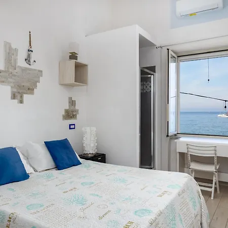 Apartment De Vivo Realty - Captain Mike Meta
