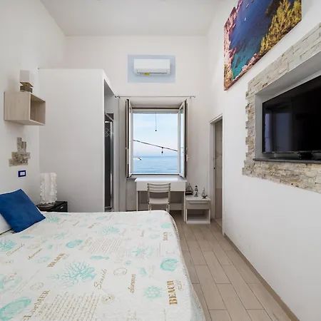 Apartment De Vivo Realty - Captain Mike *