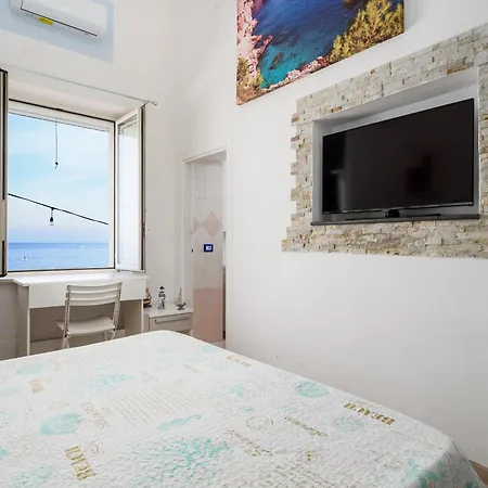 Apartment De Vivo Realty - Captain Mike